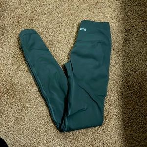 Alphalete amplify ‘steel’ leggings size XS